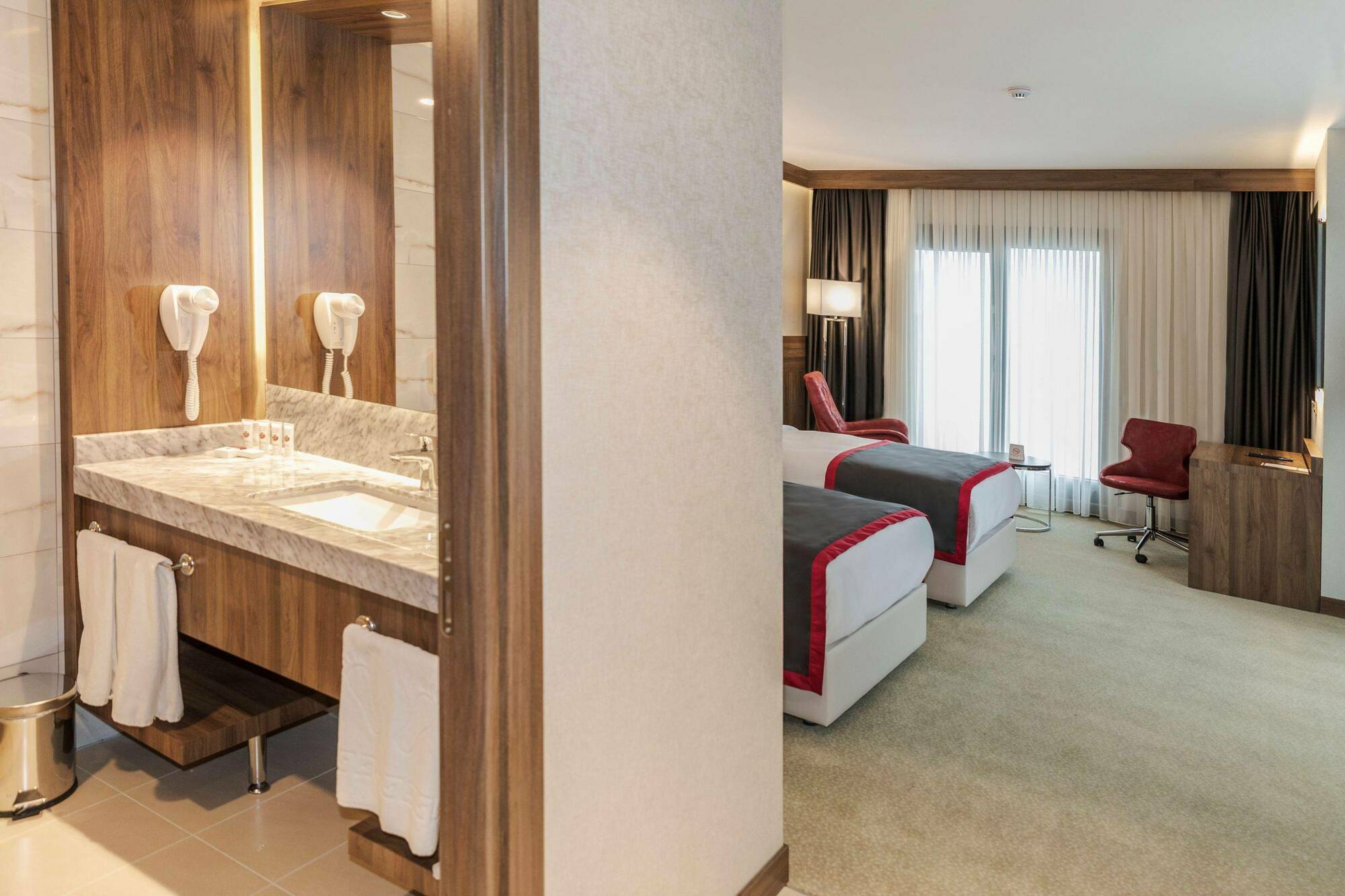 Ramada By Wyndham Beylikduzu Hotel Istanbul Bagian luar foto